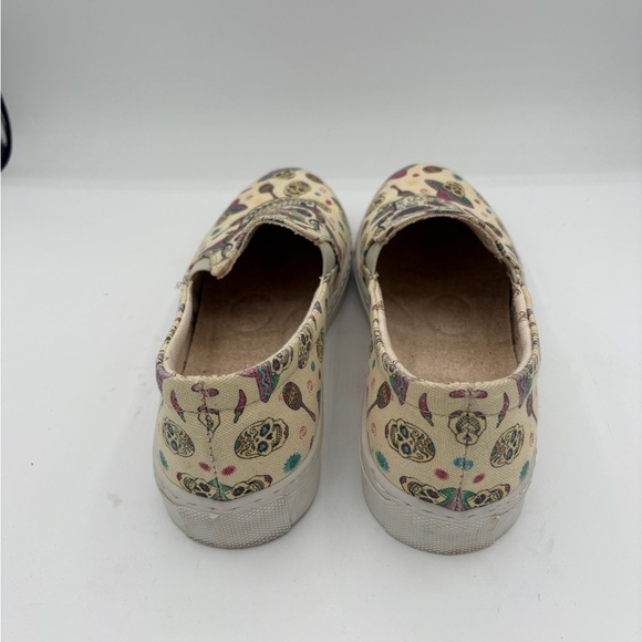 Gabby Skull Slip on Shoes Size 39 or 8 1/2 - Picture 5 of 6